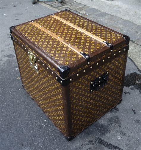 malle ancienne louis vuitton prix|Louis Vuitton petite malle.